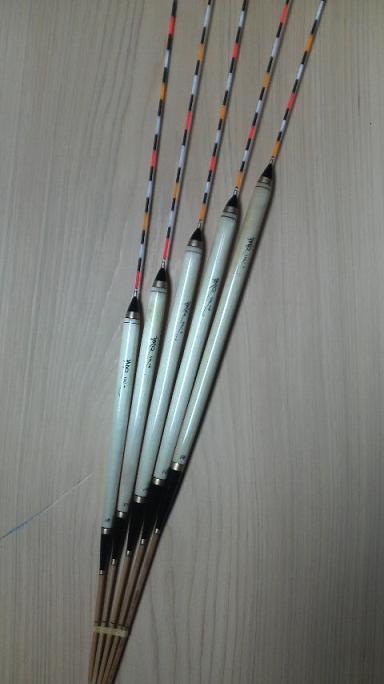 �w���E�L�i�ւ畂�q�j