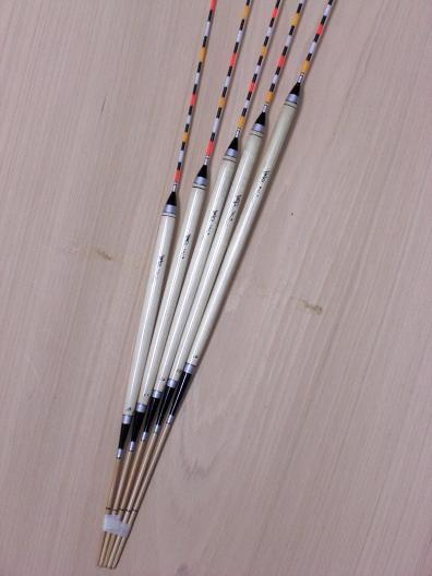 �w���E�L�i�ւ畂�q�j